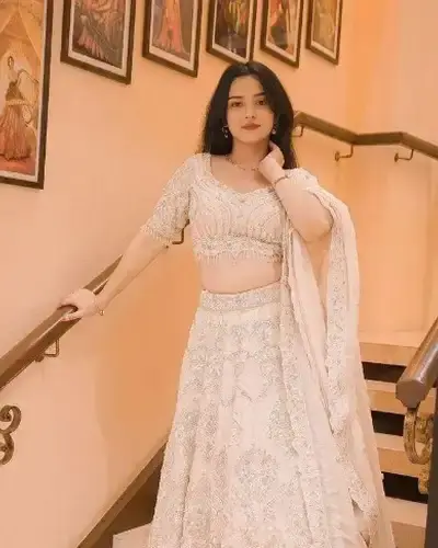Escort Hukumpeta